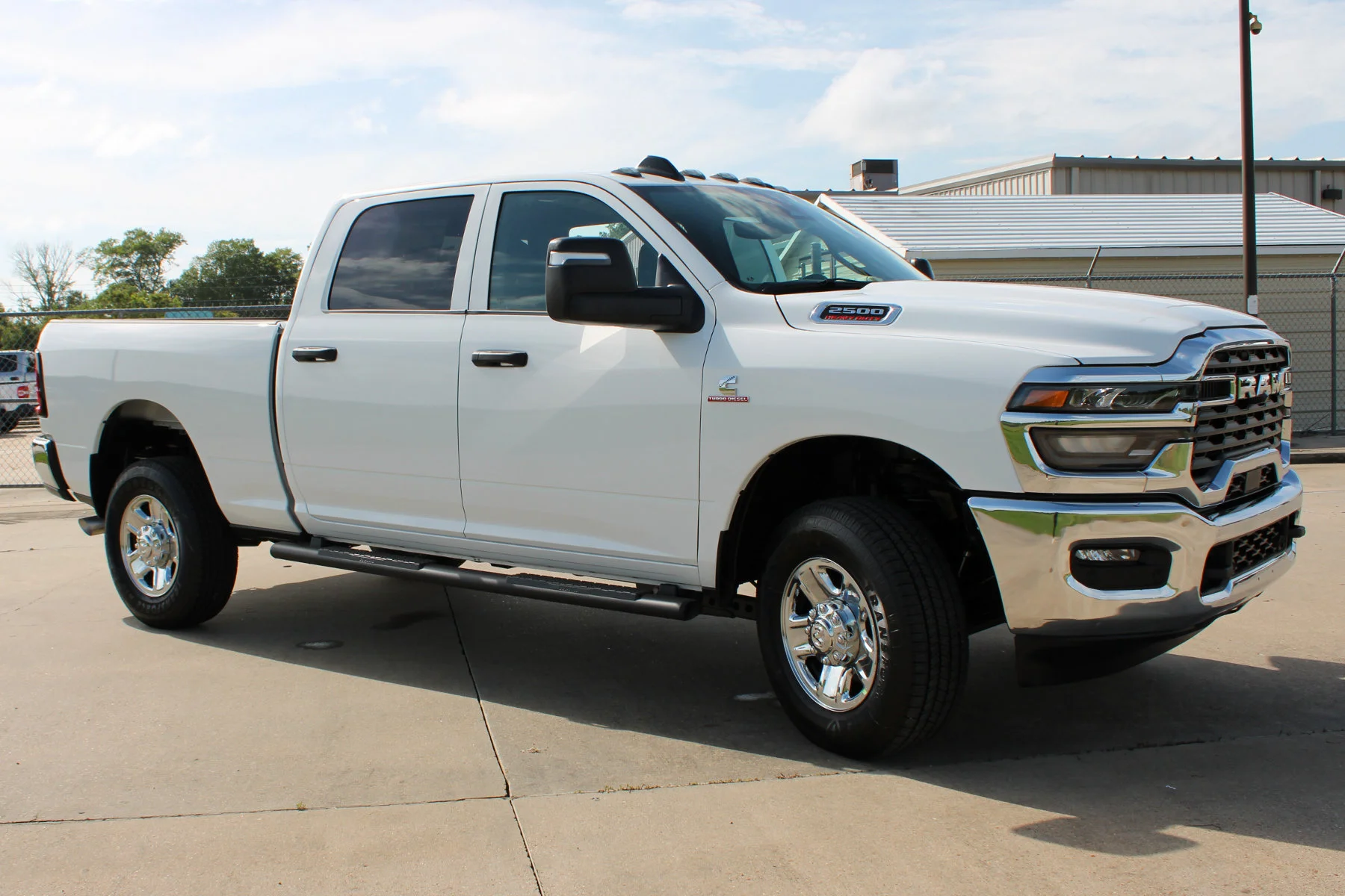 New 2026 Bright White Clear-Coat Exterior Paint RAM Tradesman image 27