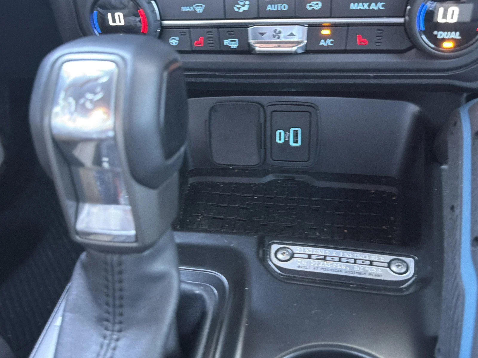 Used 2024 White Ford Wildtrak image 32