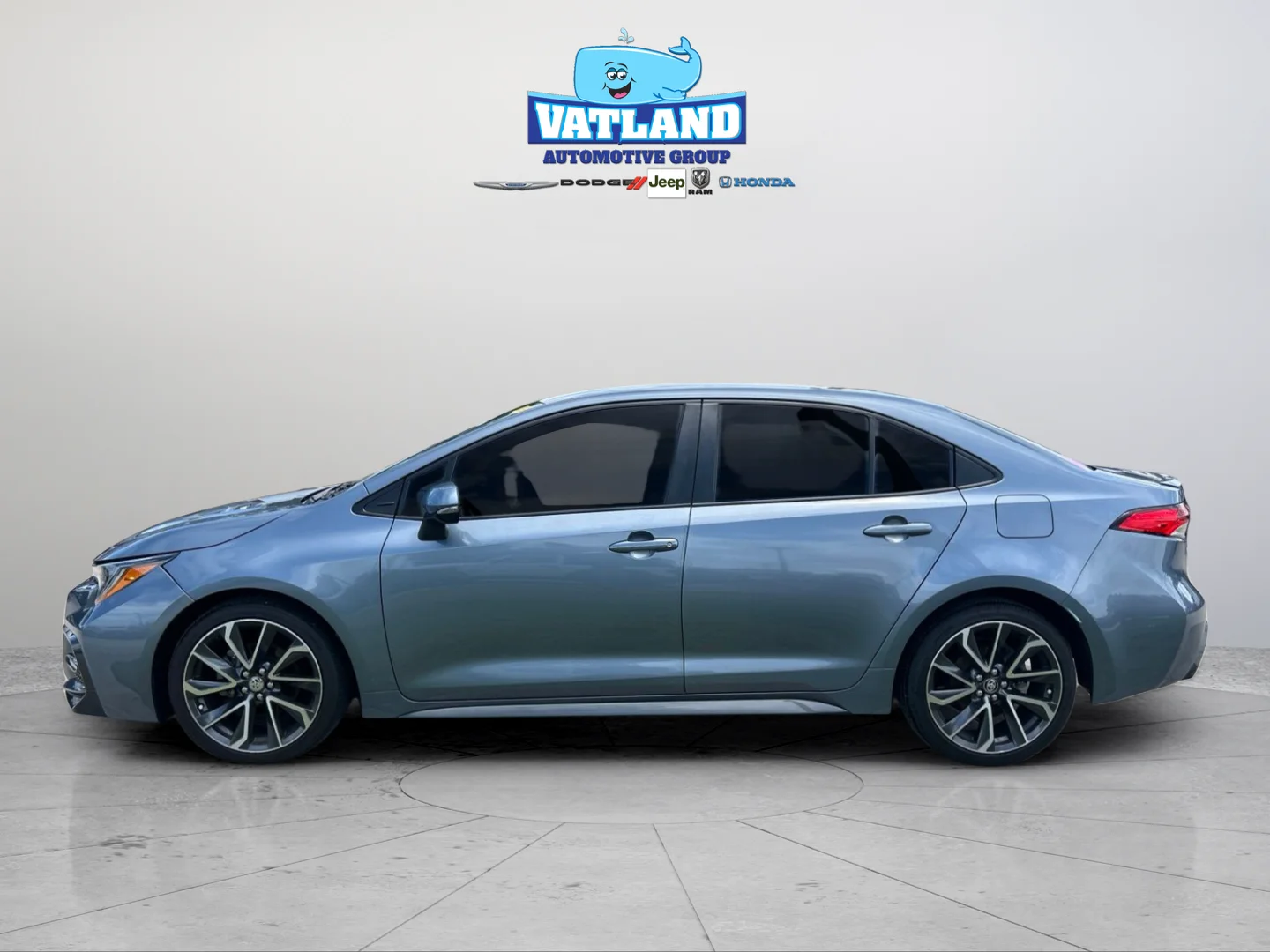 Used 2022 Celestite Toyota SE image 2