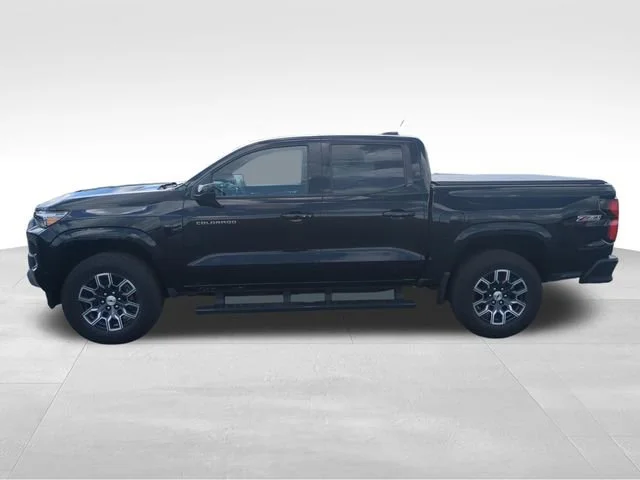 Used 2023 Black Chevrolet Z71 image 2