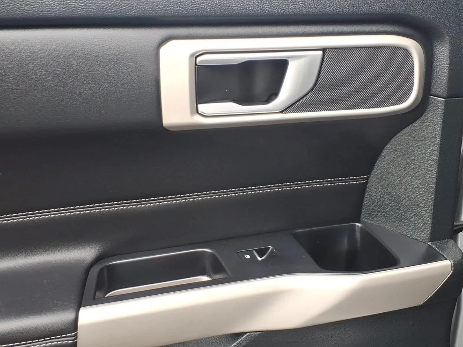 Used 2023 Iconic Silver Ford XLT image 29