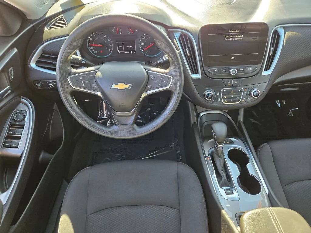 Used 2024 Summit White Chevrolet 1LT image 12