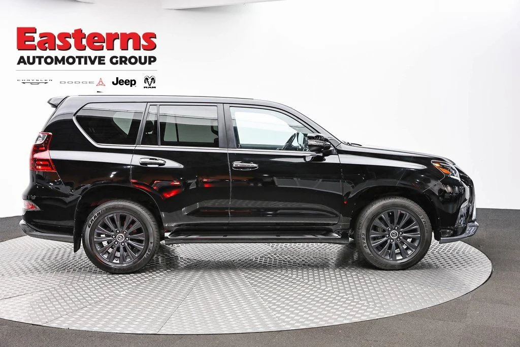 Used 2022 Black Lexus 460 image 3
