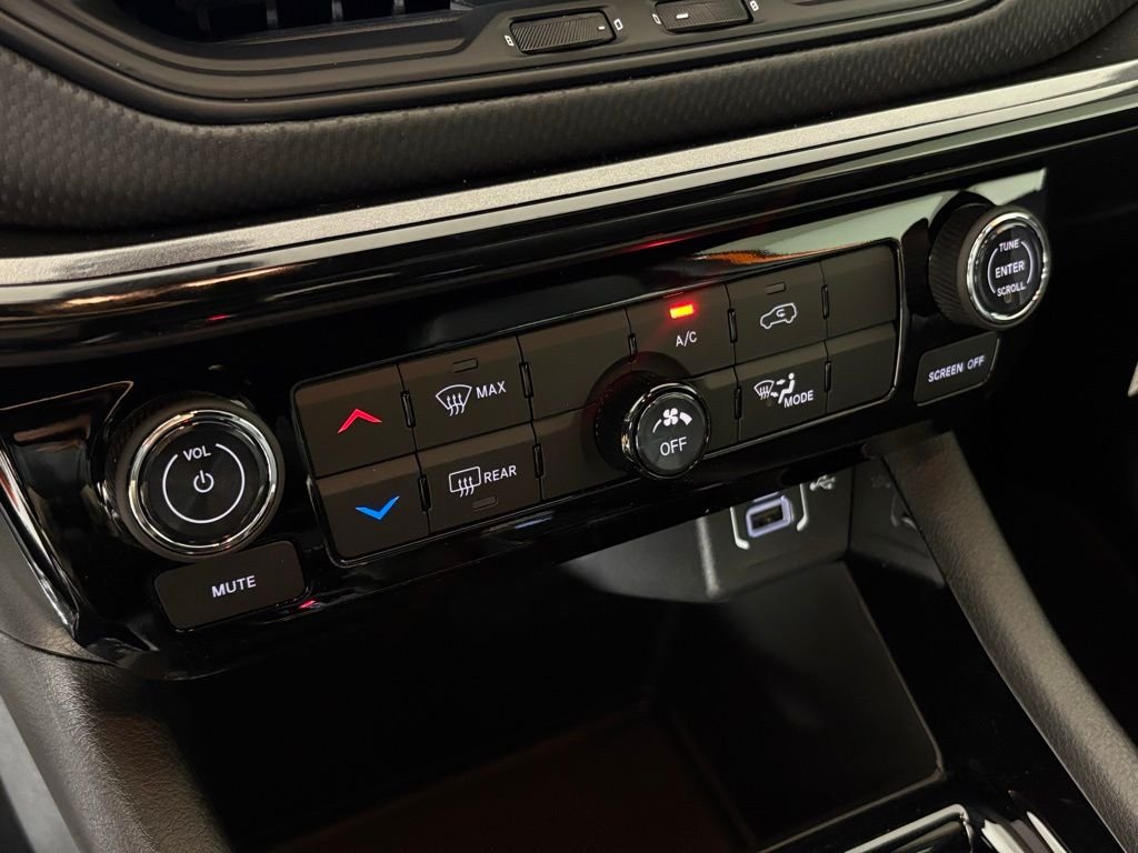 New 2026 Joose (DISC) Jeep Latitude image 28