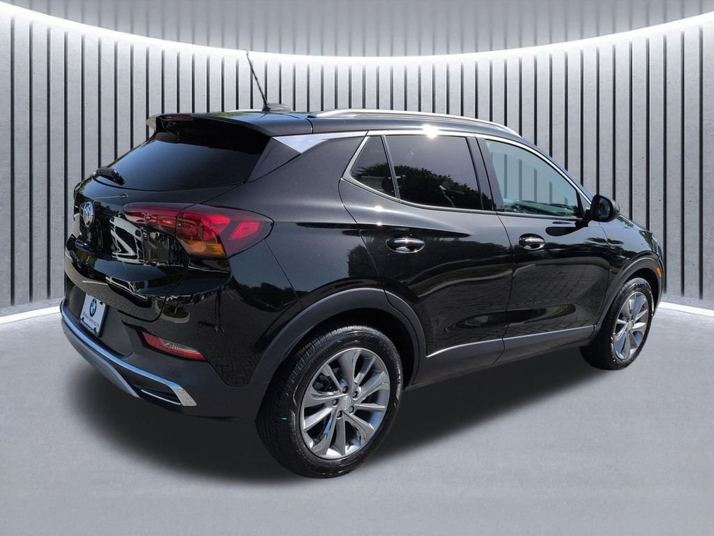 Used 2023 Black Buick Essence image 5