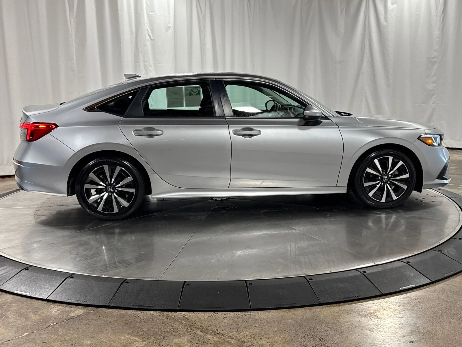 Used 2023 Lunar Silver Metallic Honda EX image 6