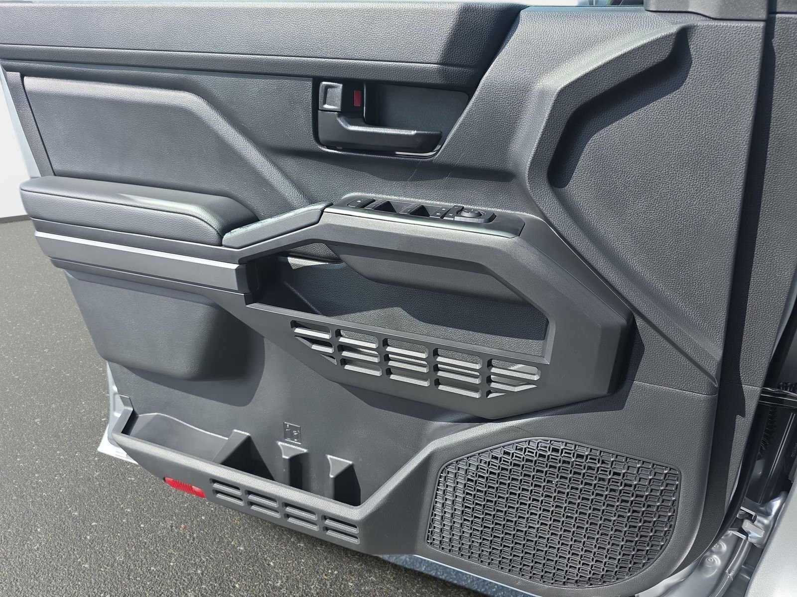 Used 2025 Silver Toyota SR5 image 26