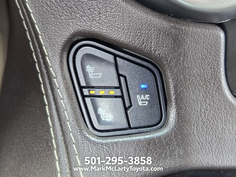 Used 2016 Pearl CHEVROLET 4WD 4DR LTZ image 26