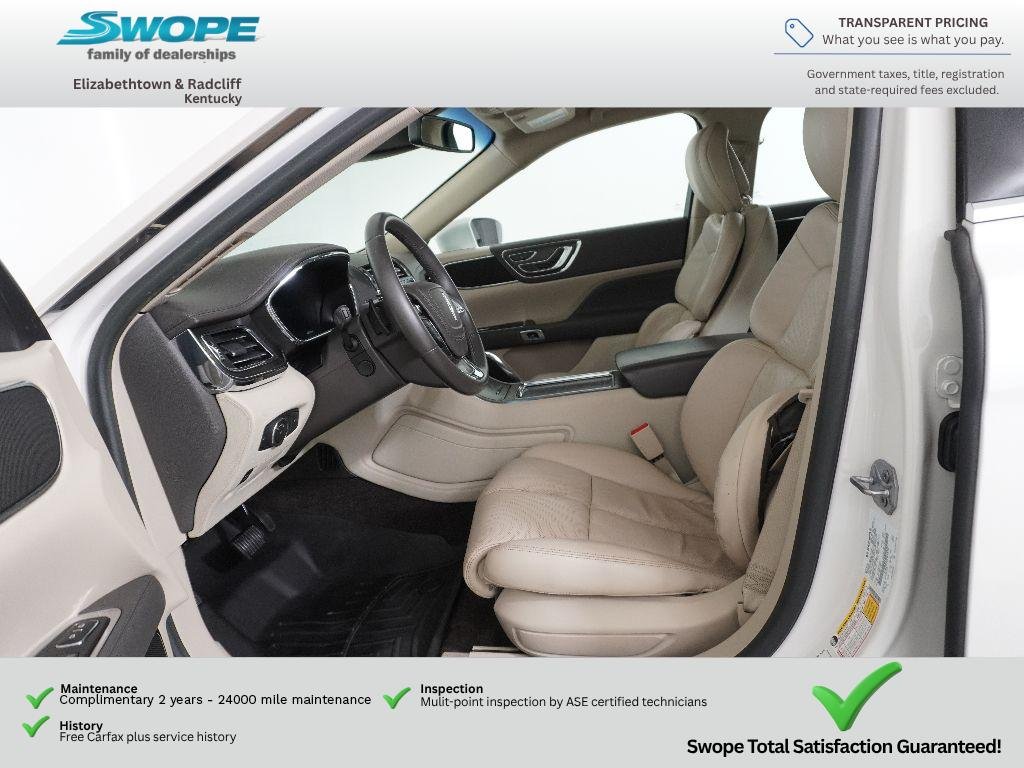 Used 2017 White Platinum Tri-Coat Lincoln Select image 12