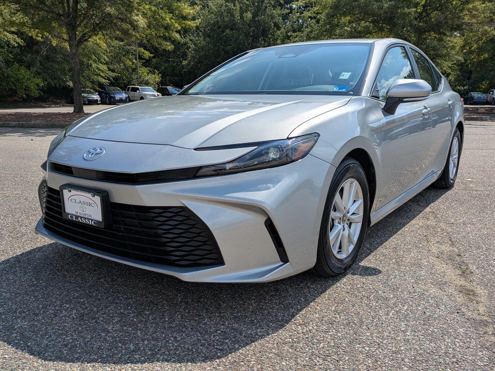 Used 2025  Toyota SE image 8