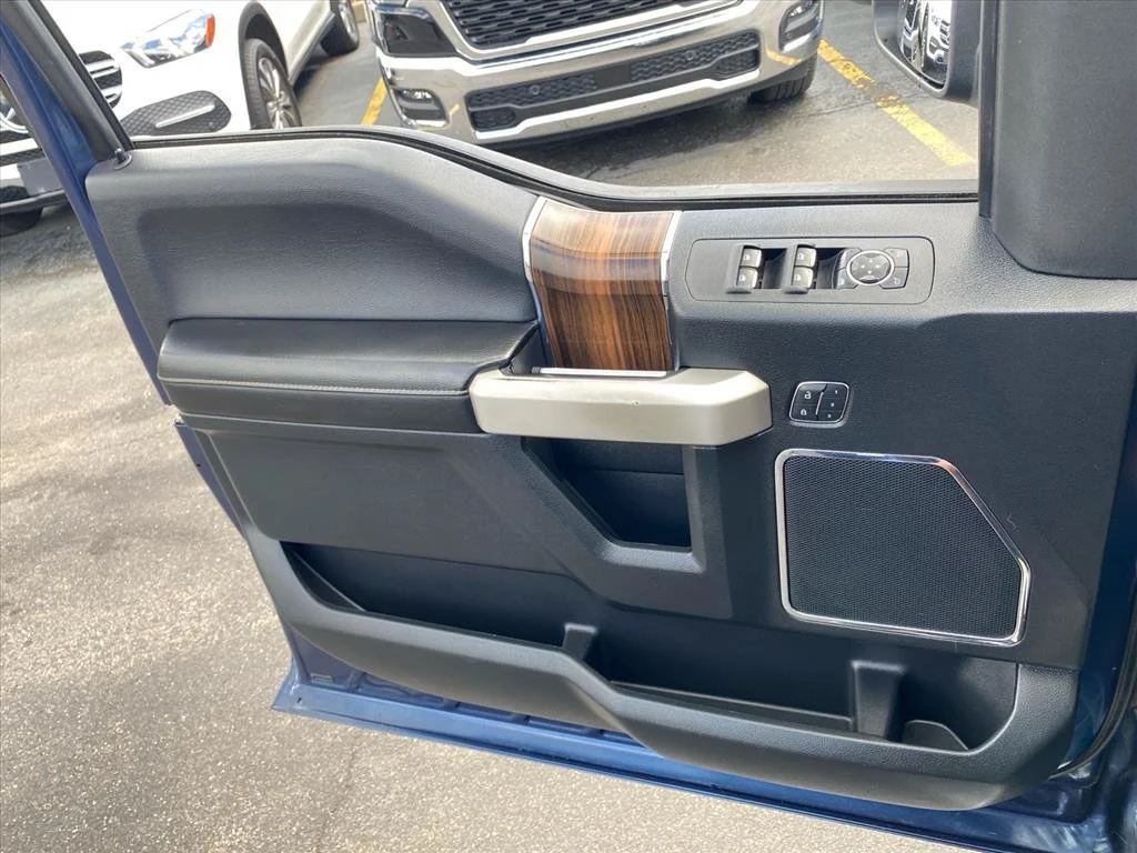 Used 2016 Blue Ford Lariat image 23