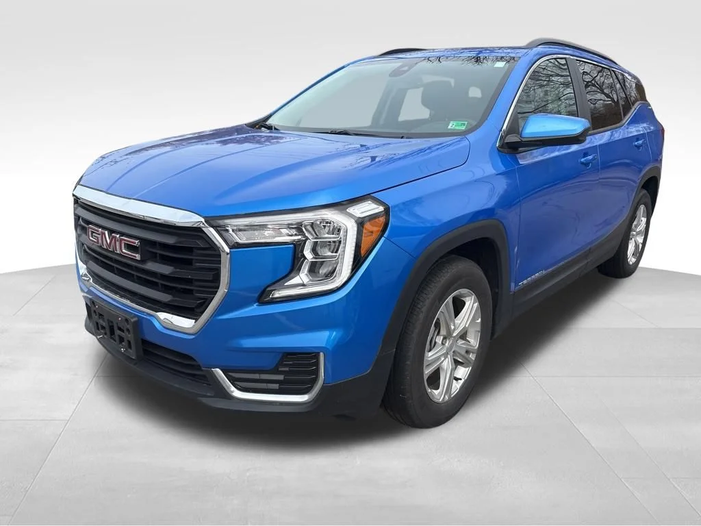 Used 2024 Blue GMC SLE image 2
