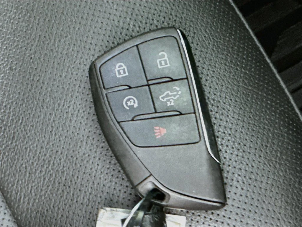 Used 2024 Downpour Metallic GMC SLT image 37