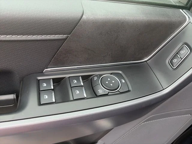 Used 2025 Black Ford XLT image 11