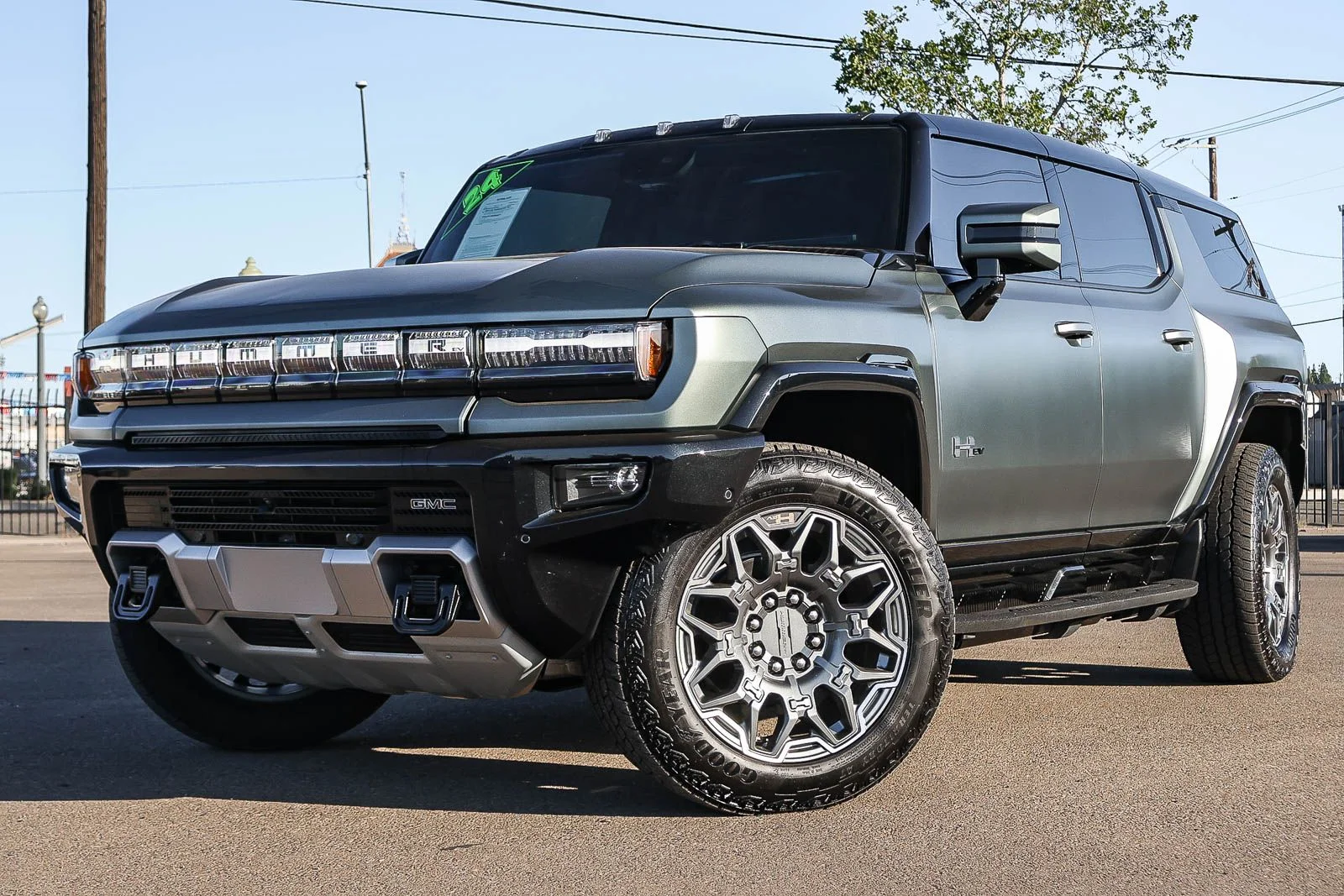2024 GMC Hummer EV 3X SUV's photo