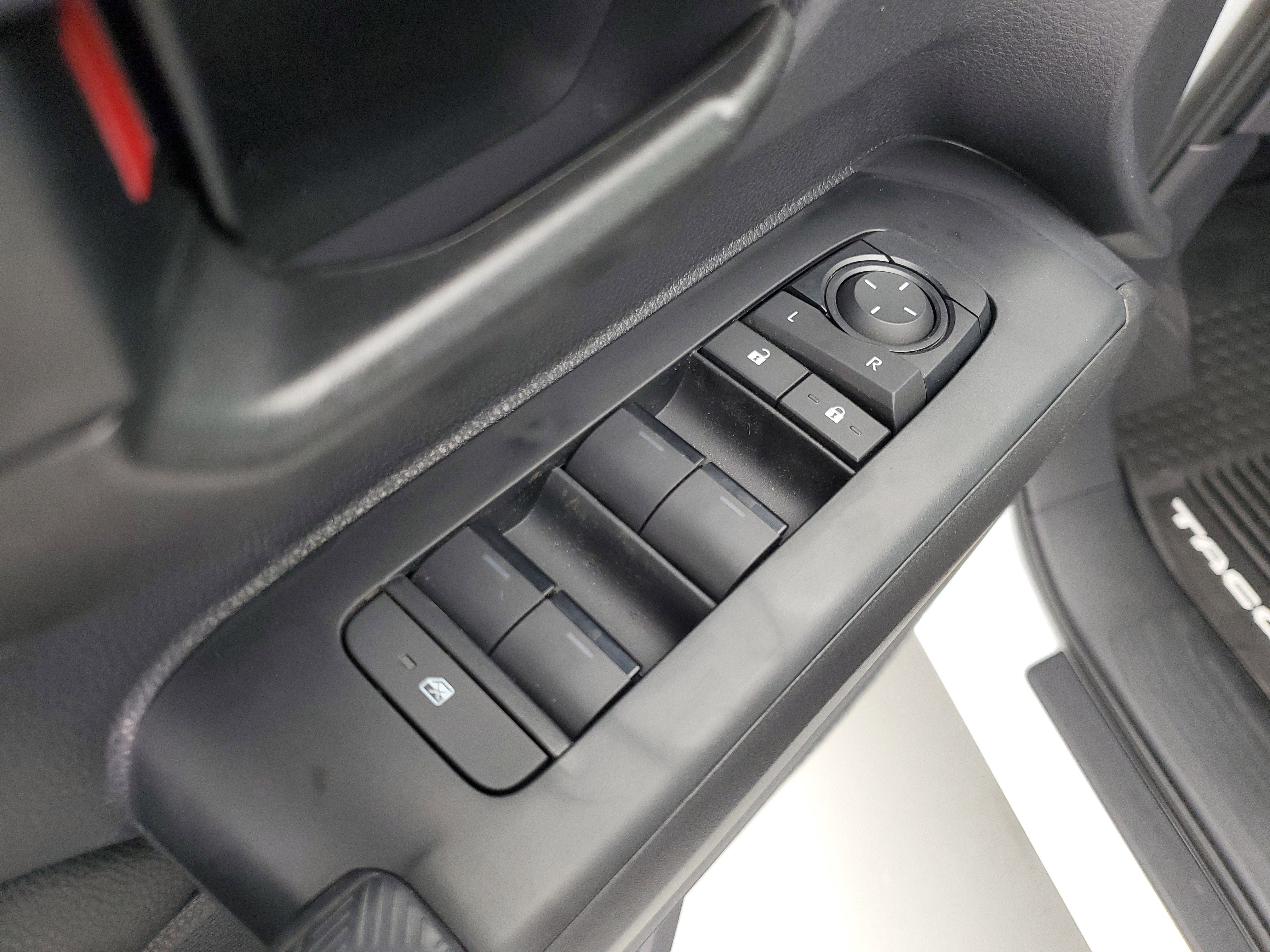 2026 Toyota Tacoma SR5 - Photo 22