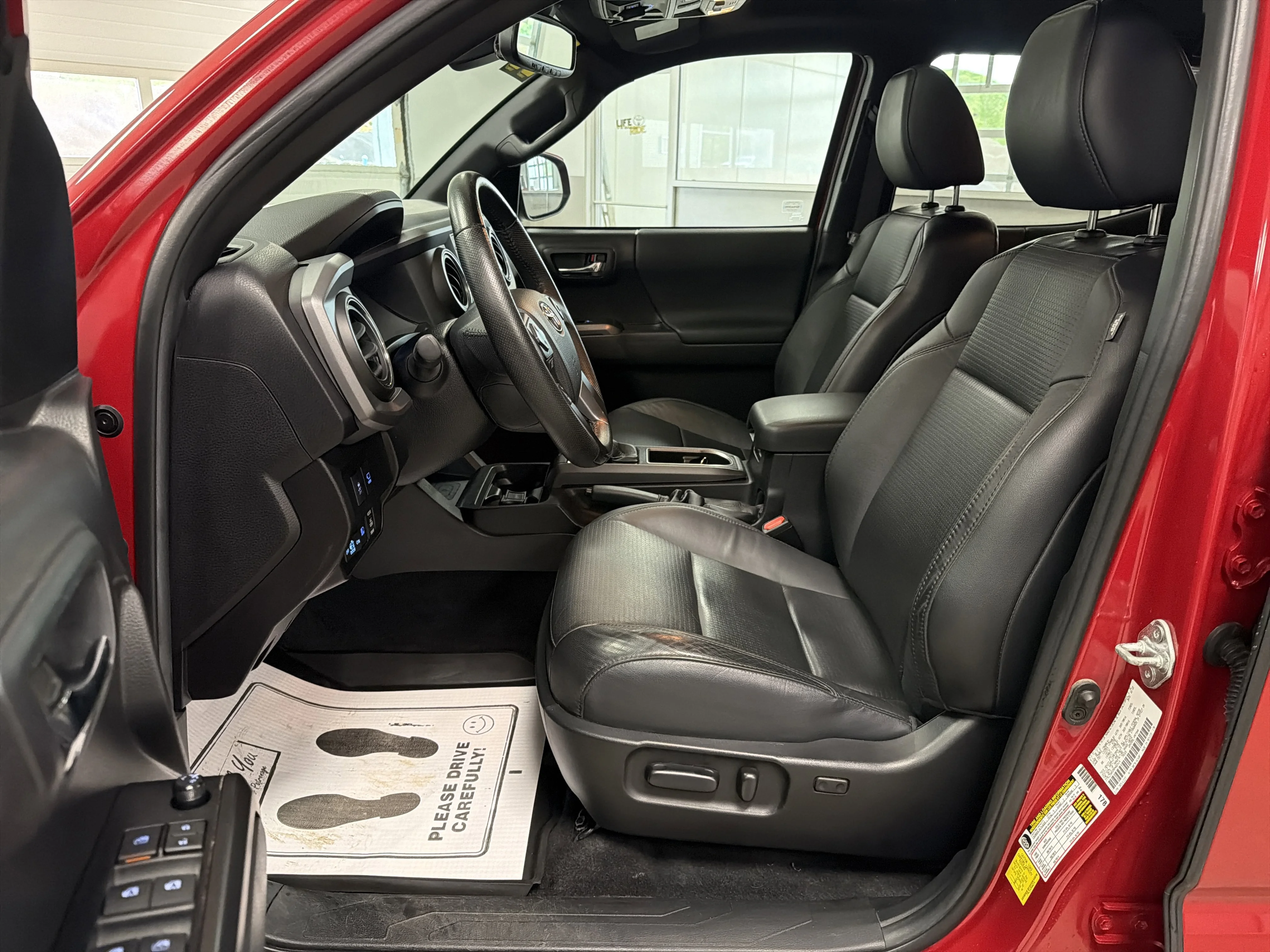 Used 2022 Barcelona Red Metallic Toyota  image 21