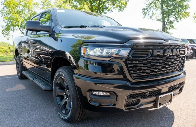 New 2026 Diamond Black Crystal Pearl-Coat Exterior Paint RAM Express image 4