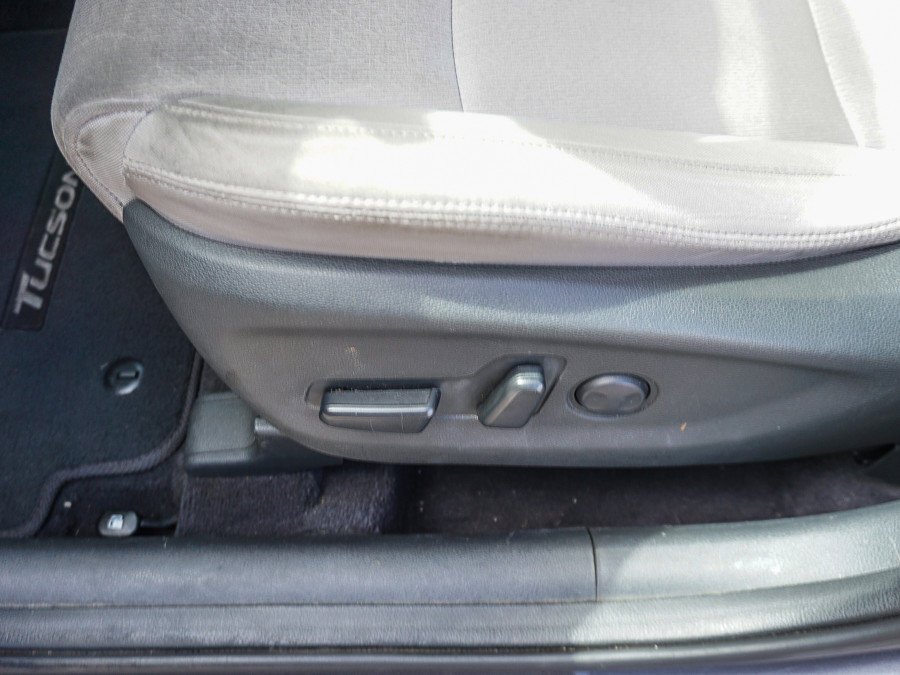 Used 2018 Gray Hyundai SEL image 19