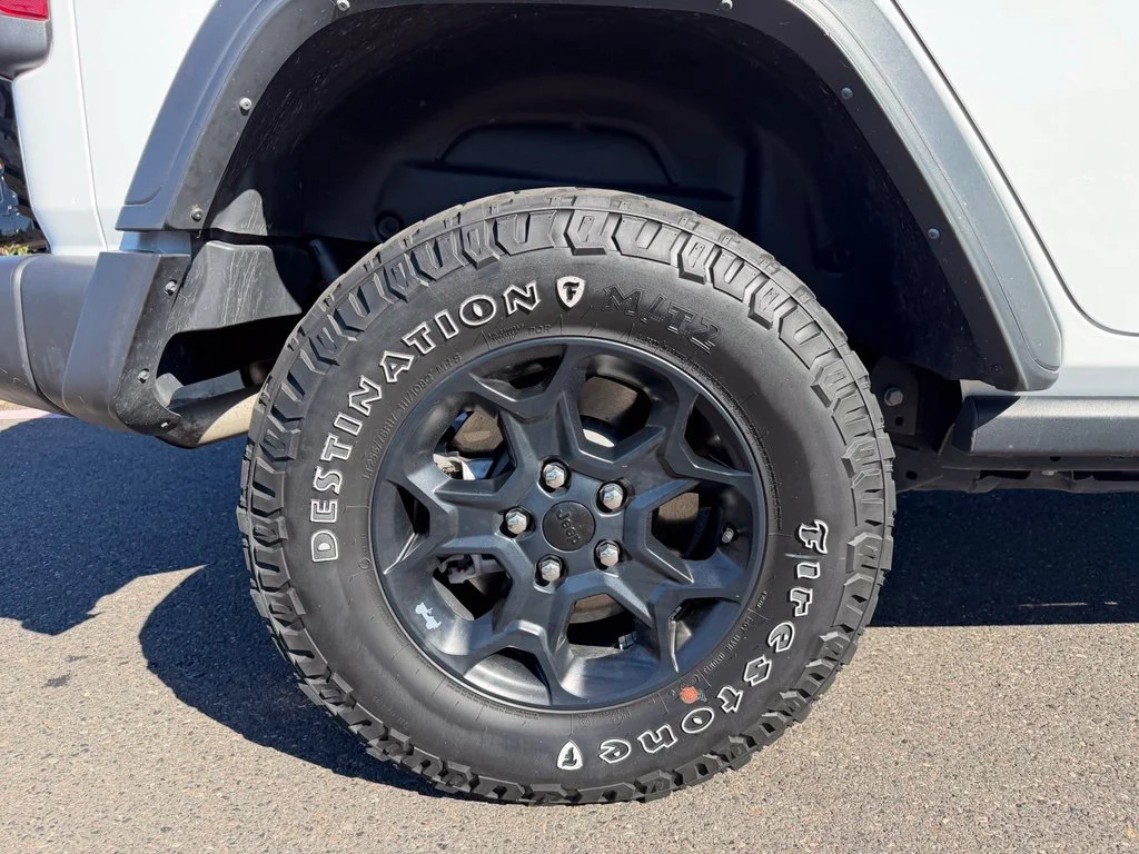 Used 2023 White Jeep Willys 4xe image 9