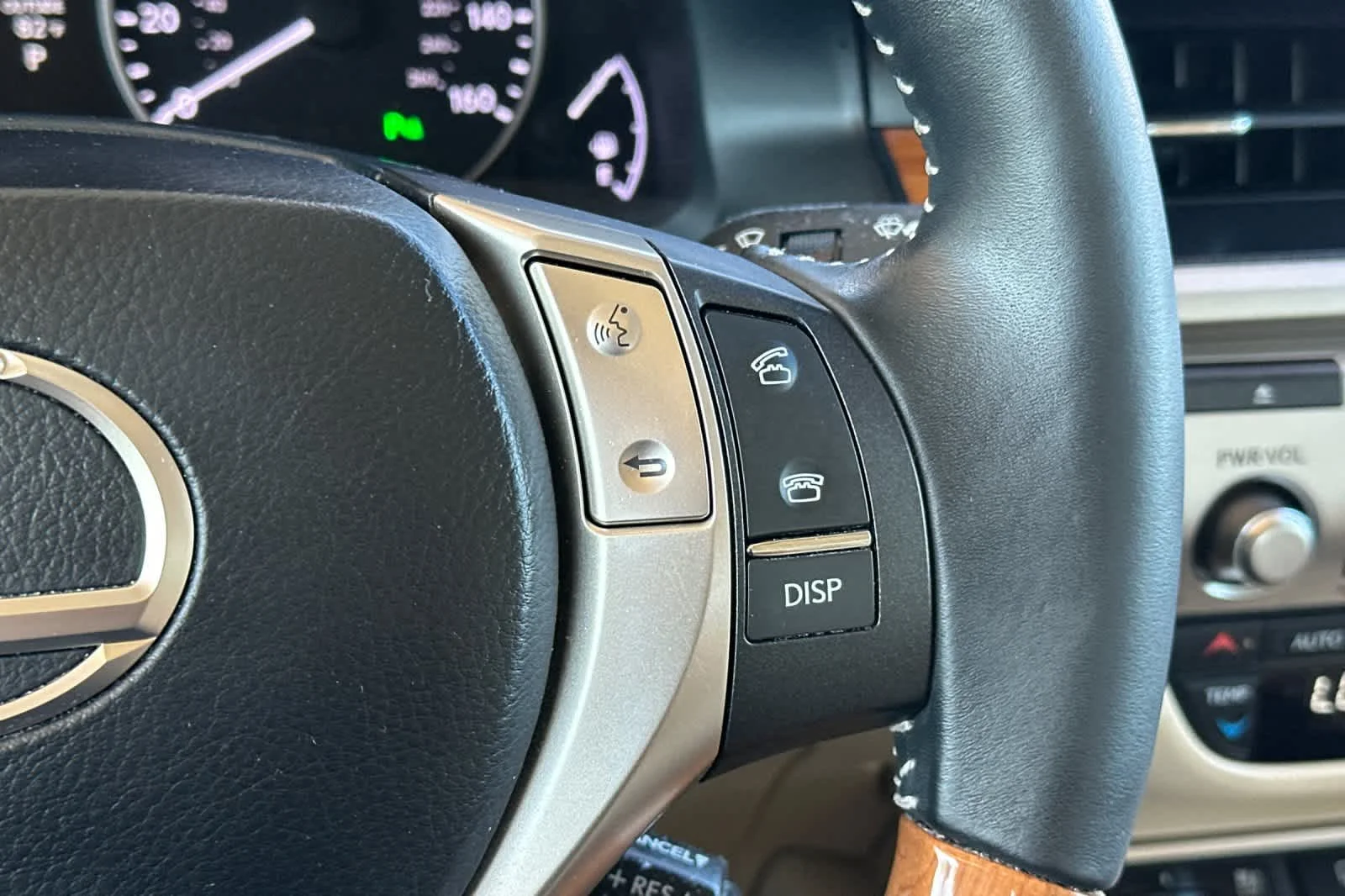 Used 2014 Matador Red Mica Lexus Hybrid image 27