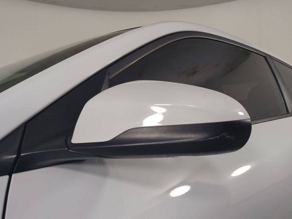 Used 2020 White Hyundai 2.0 Premium image 12