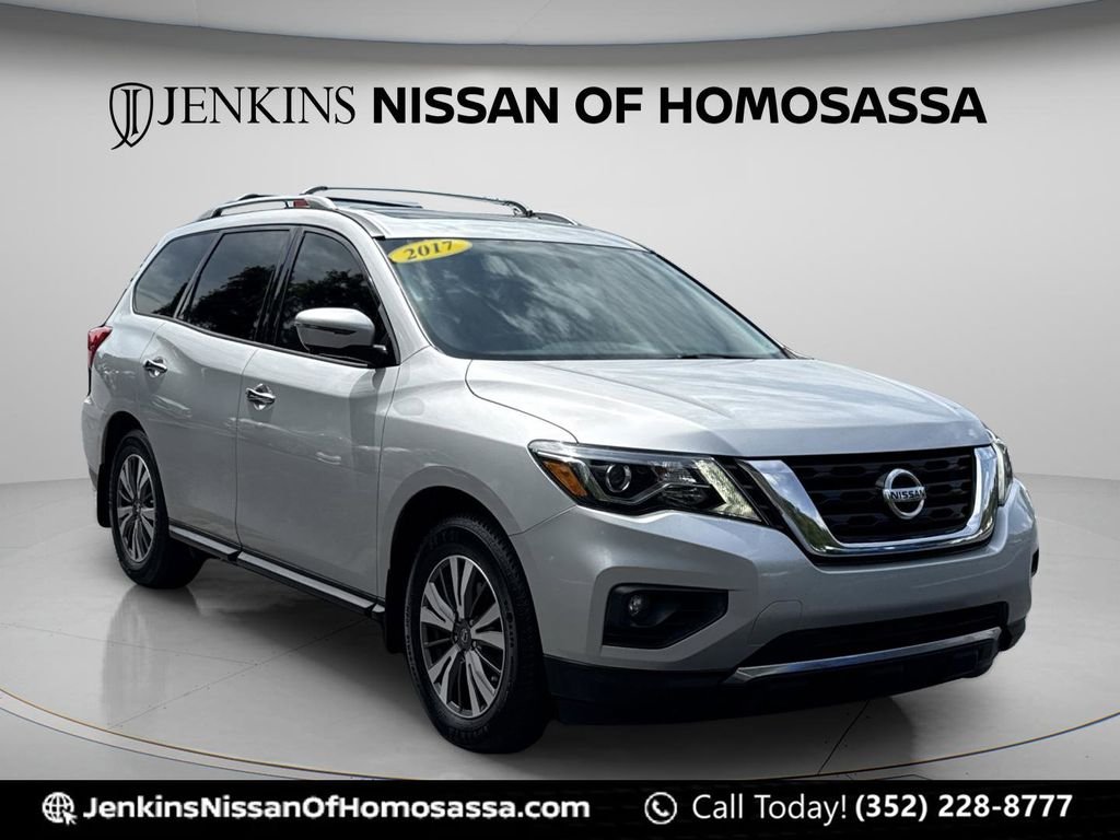 Used 2017 Nissan Pathfinder SL with VIN 5N1DR2MN9HC634888 for sale in Venice, FL