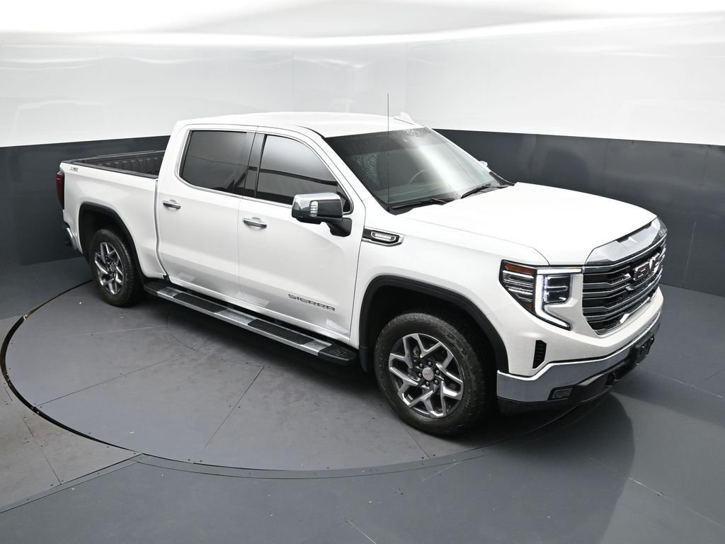 2023 GMC Sierra 4WD Crew Cab Short Box SLT's photo