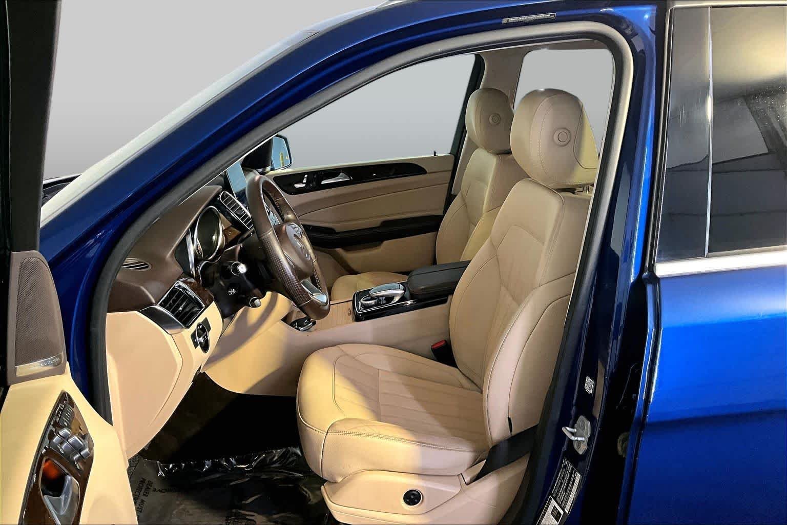 Used 2018 Brilliant Blue Metallic Mercedes-Benz GLE 350 image 9