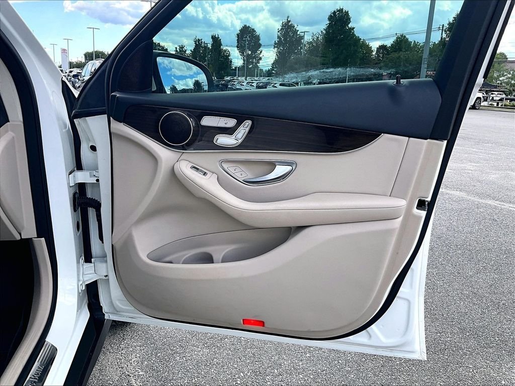 Used 2019 White Mercedes-Benz GLC 300 image 12