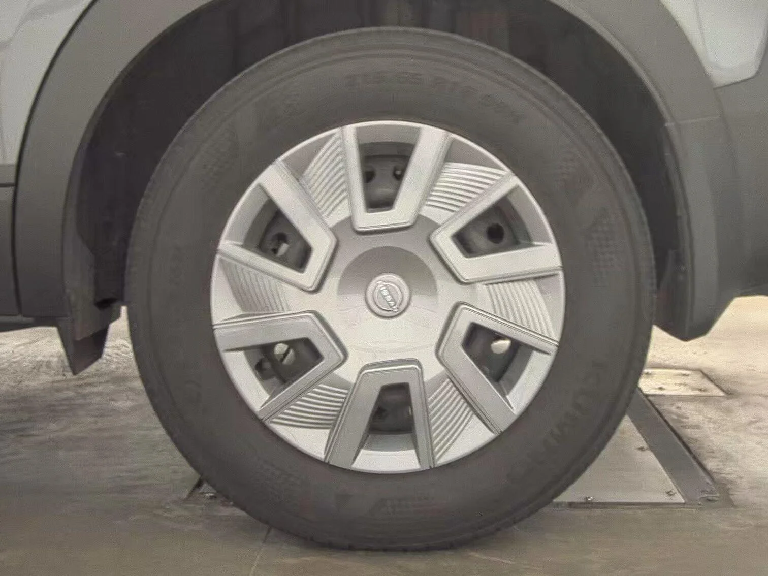 Certified Used 2025 Gun Metallic Nissan S image 2