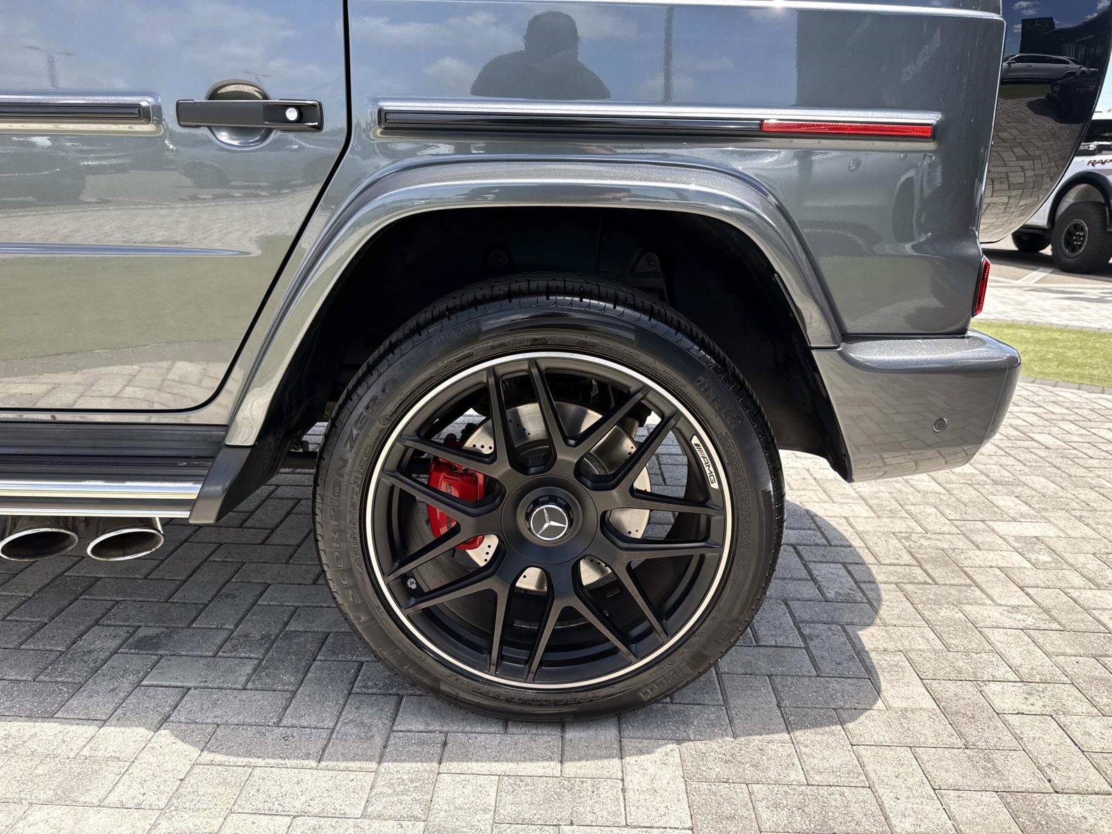 Certified Used 2023 MANUFAKTUR Graphite Metallic Mercedes-Benz G 63 AMG® image 12