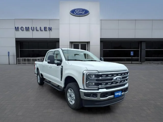 New 2027 Oxford White Ford F-250® XLT image 29
