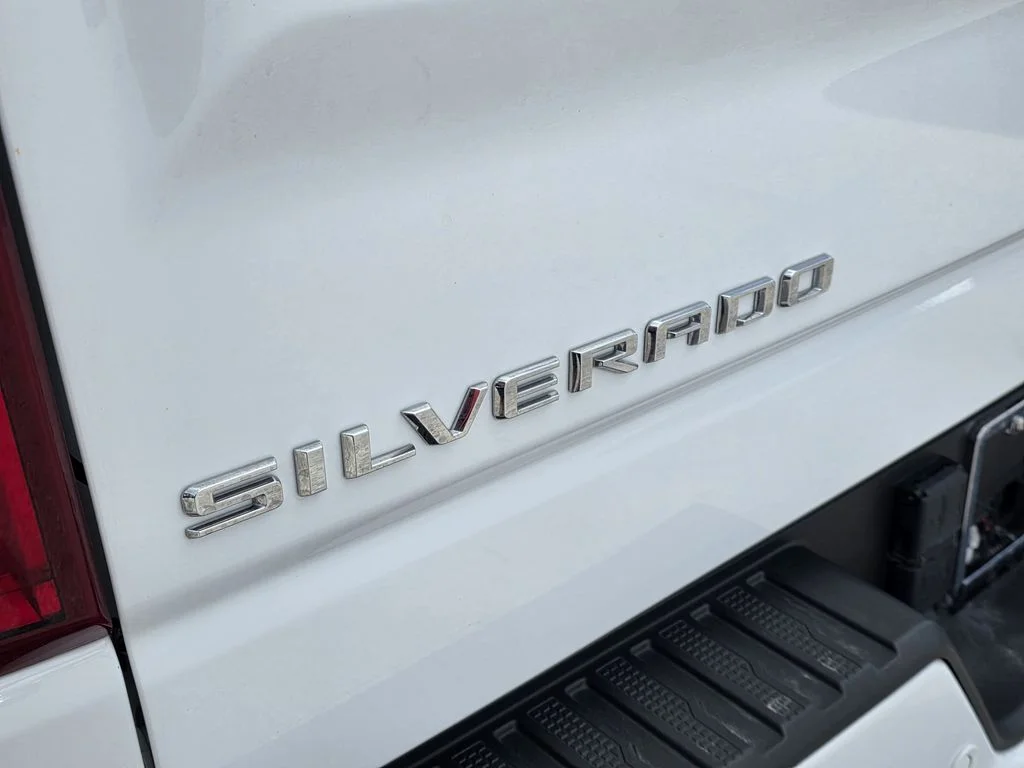 Used 2024 White Chevrolet RST image 8