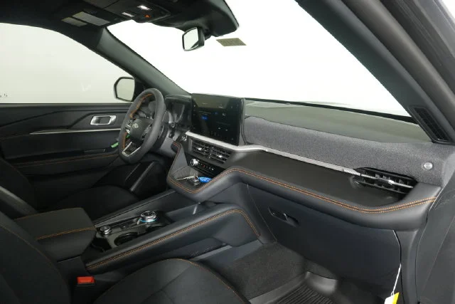 New 2026 Agate Black Metallic Ford Tremor® image 34