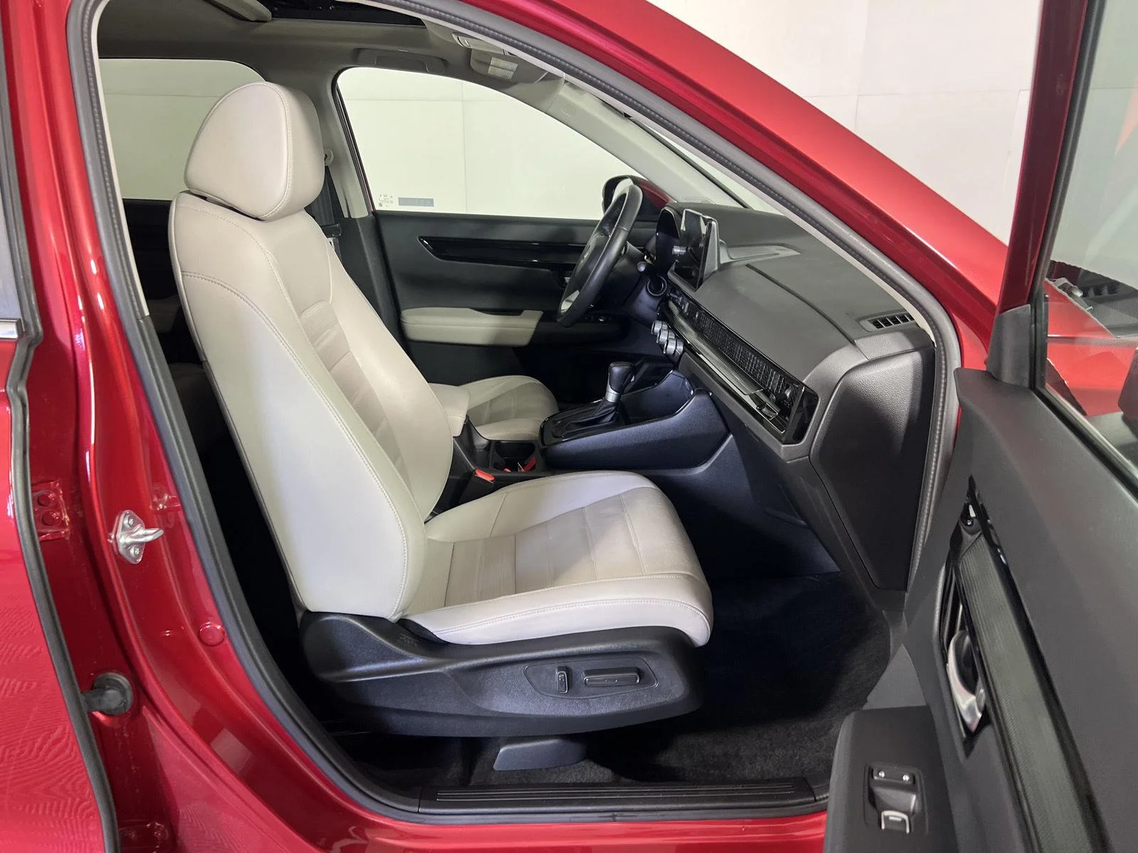 Used 2024 Radiant Red Metallic Honda EX-L image 25