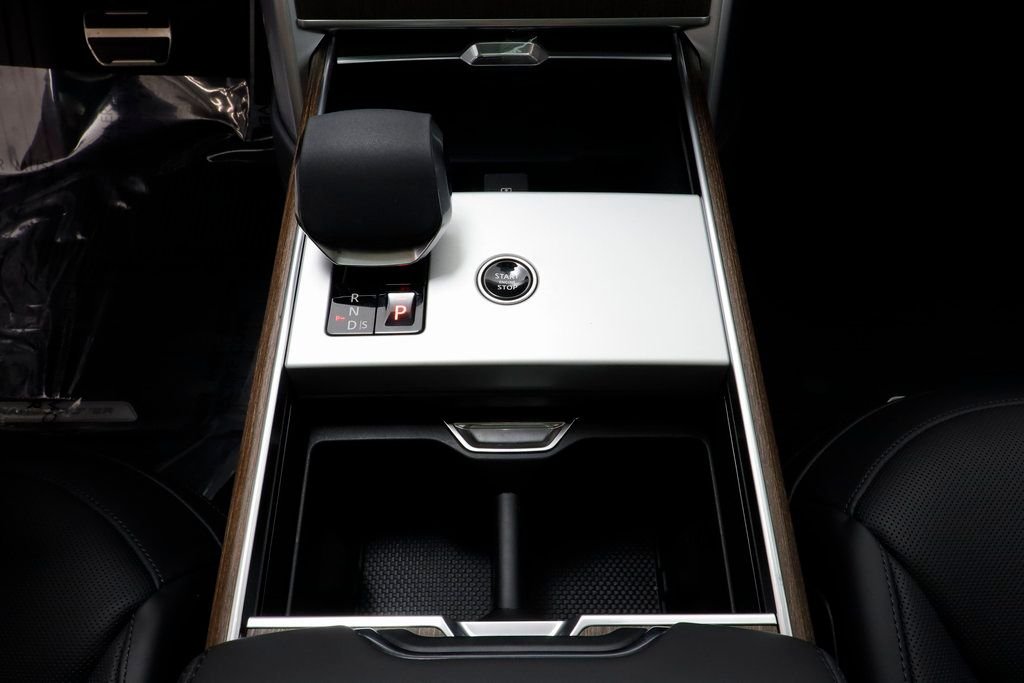 2025 Land Rover Range Rover SE - Photo 13