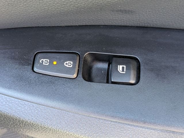 Certified Used 2024 White Kia S image 39