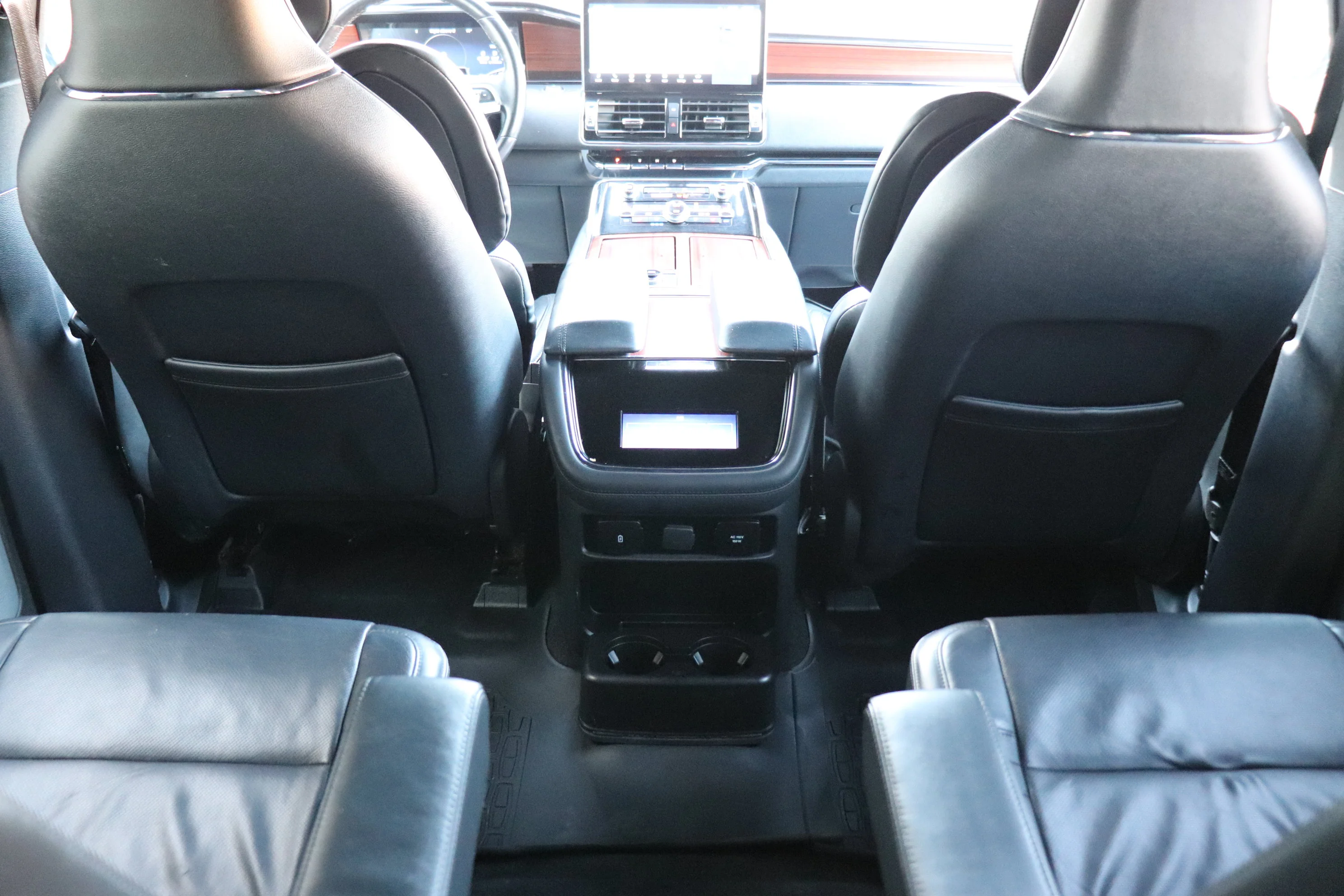 Used 2023 Black Lincoln Reserve image 26