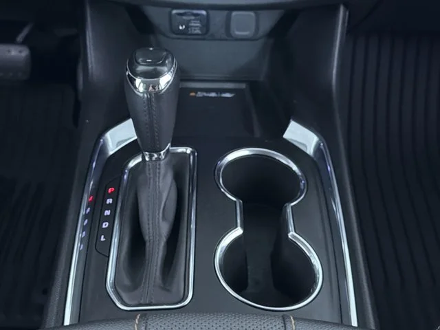 Used 2020 Silver Ice Metallic Chevrolet Premier image 15