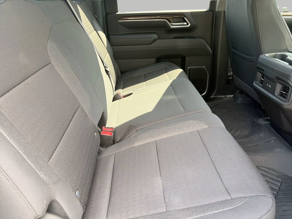 Used 2025 White Chevrolet LT image 14