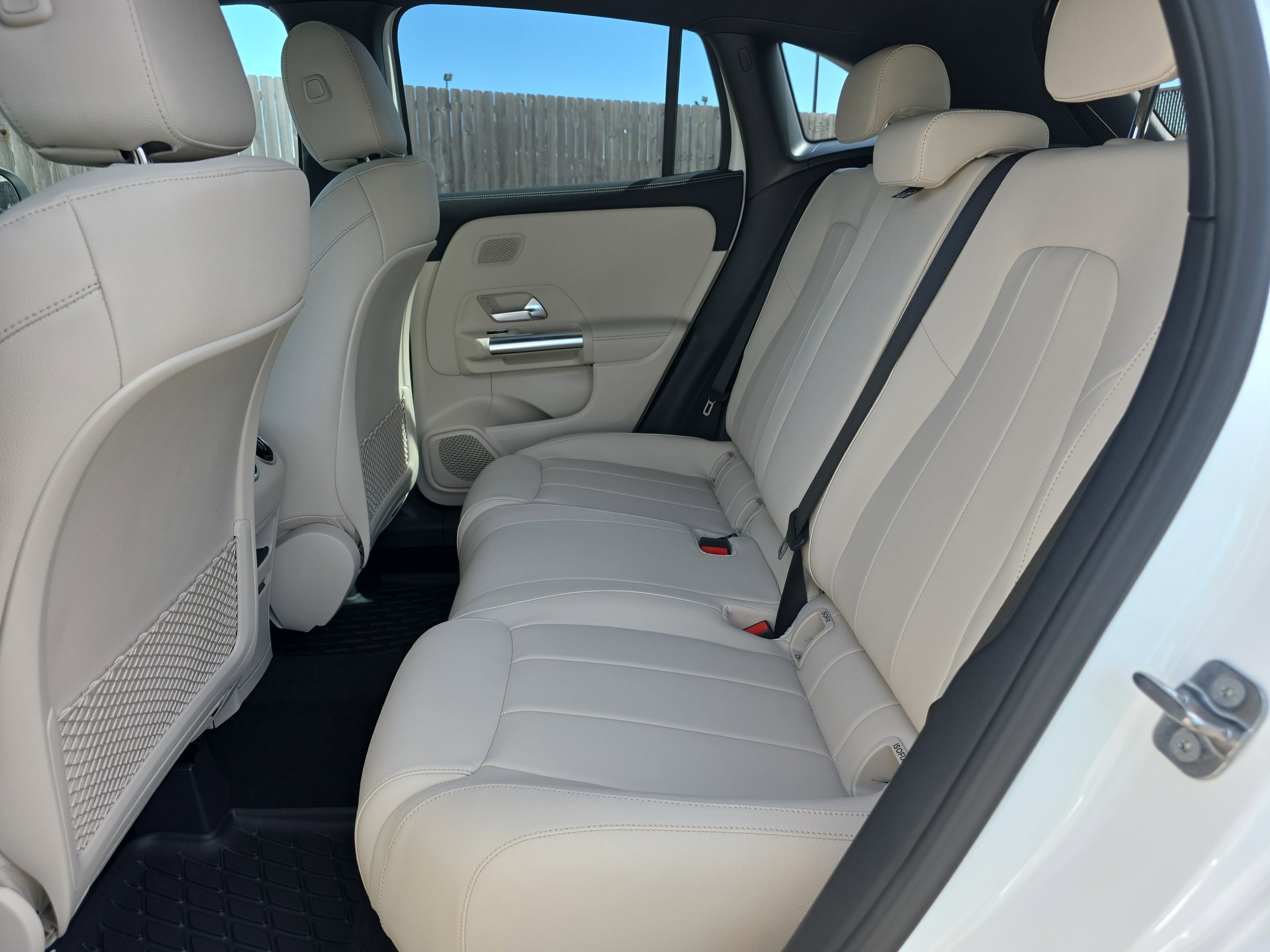 New 2026 Polar White Mercedes-Benz GLA 250 image 41