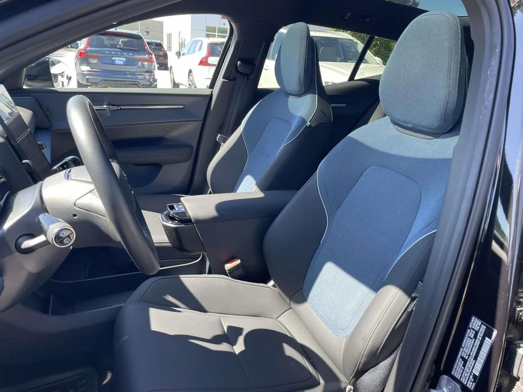 2025 Volvo EX30 Ultra - Photo 8