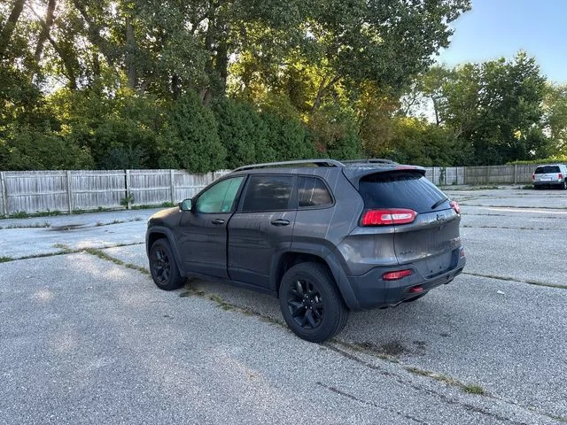 Used 2016 Gray Jeep Trailhawk image 11