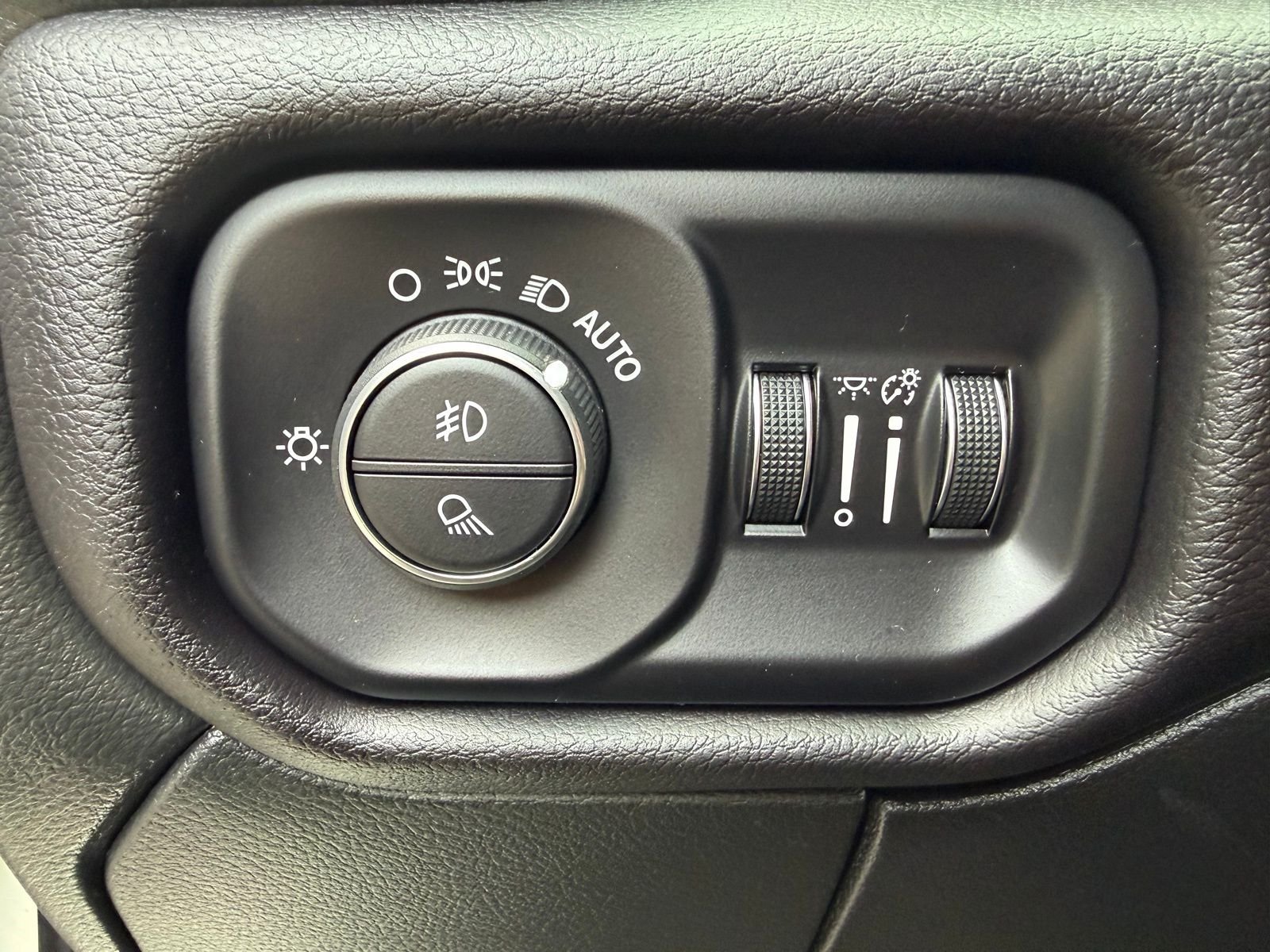 2023 RAM Ram 3500 Pickup Laramie - Photo 19
