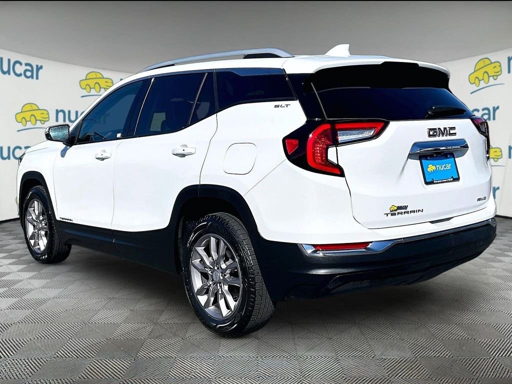 Used 2024 White GMC SLT image 4