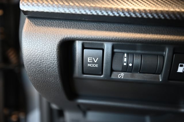New 2026 MAGNETITE GRAY PEARL Subaru Limited Hybrid image 24