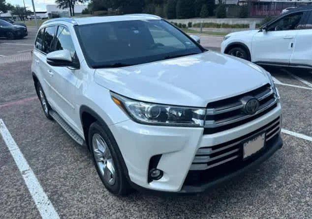 Used 2019 Blizzard Pearl Toyota Limited image 2