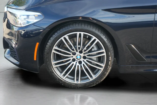 Used 2018 Black BMW 530i xDrive image 43