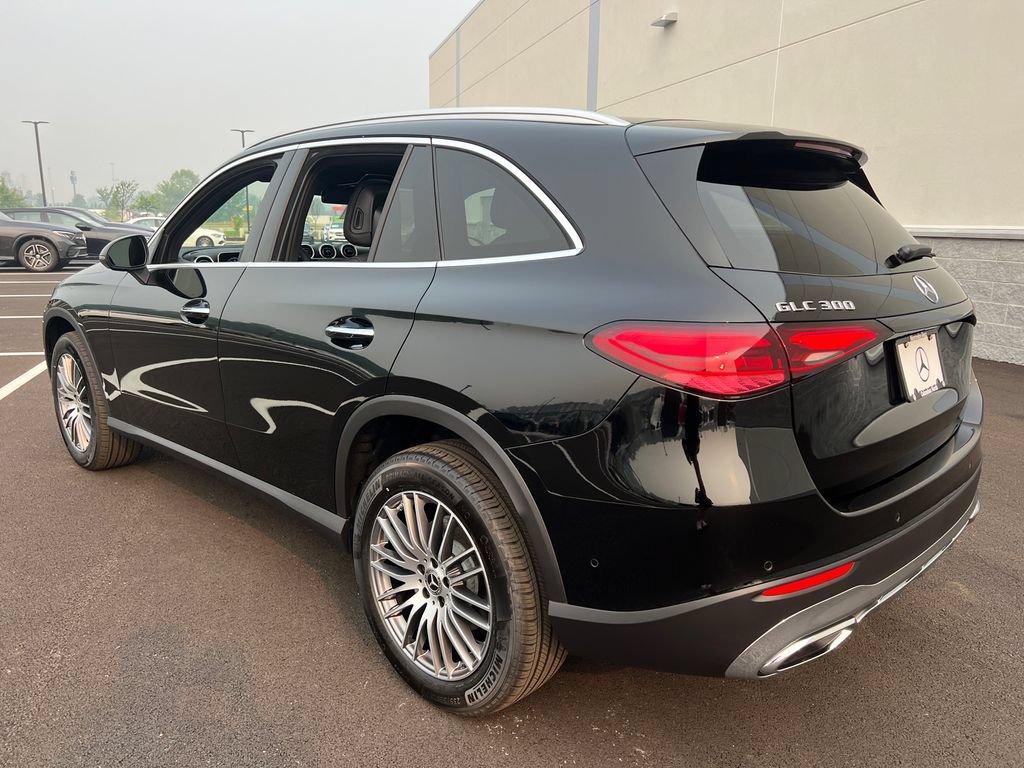 New 2026 Black Mercedes-Benz GLC 300 image 40